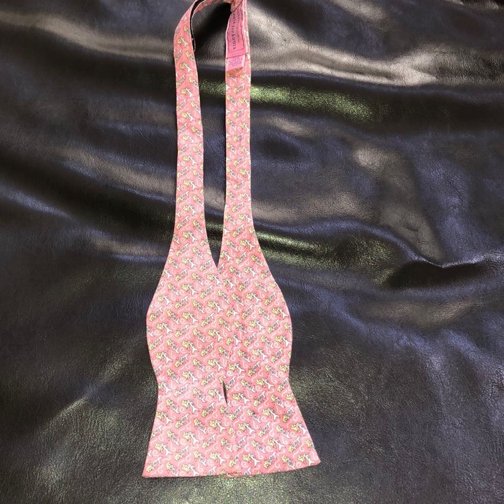 VINEYARD VINES mermaid bow tie